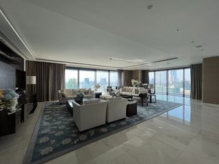 Condo en alquiler de 4 habitaciones en Pathum Wan, Bangkok
