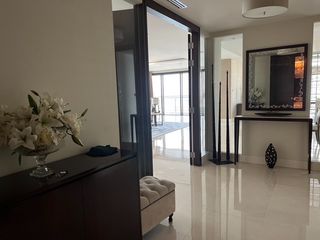 Condo en alquiler de 4 habitaciones en Pathum Wan, Bangkok