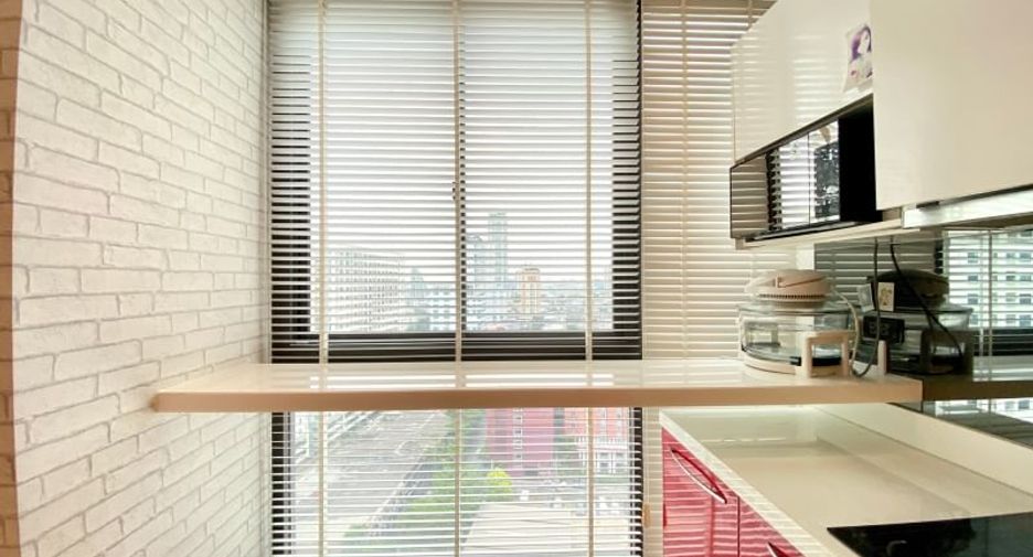 For sale 1 bed condo in Phaya Thai, Bangkok