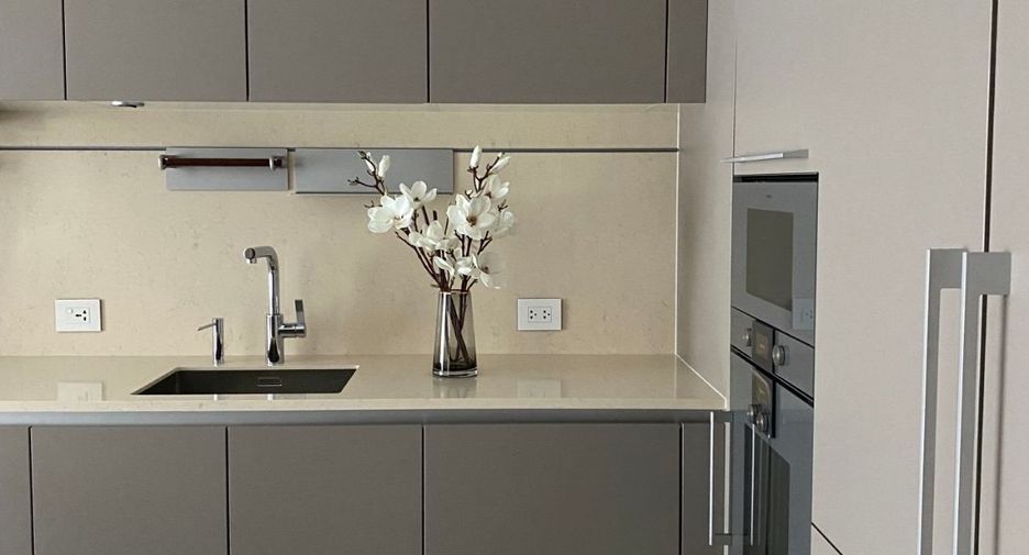 For rent 1 bed condo in Pathum Wan, Bangkok