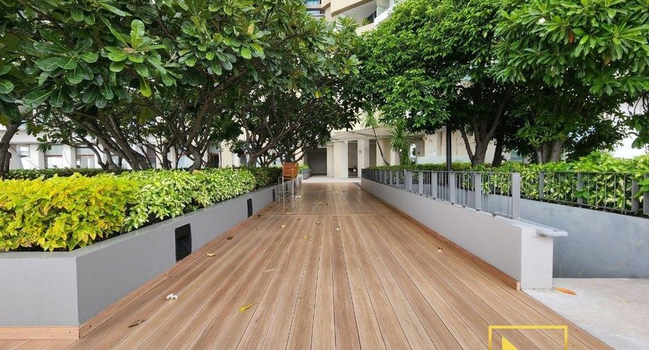 For rent 2 bedrooms condo in Yan Nawa, Bangkok