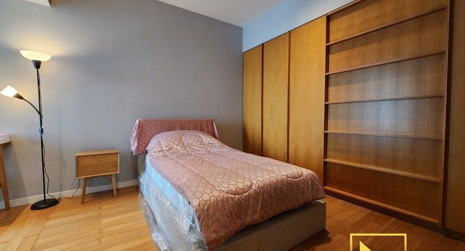 For rent 2 bedrooms condo in Yan Nawa, Bangkok