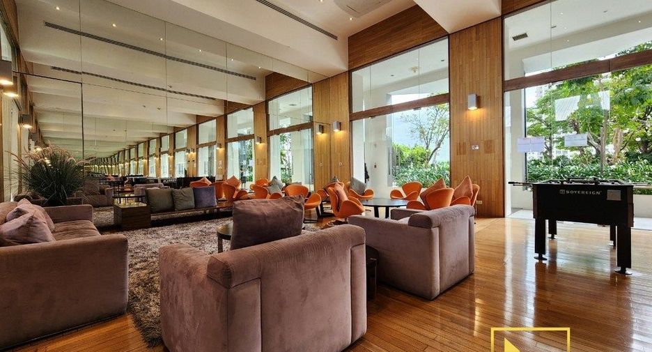 For rent 2 bedrooms condo in Yan Nawa, Bangkok