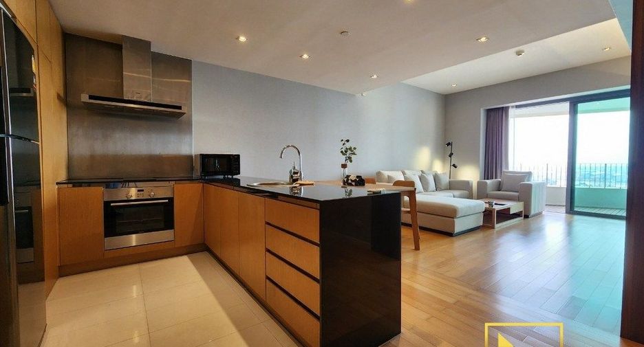 For rent 2 bedrooms condo in Yan Nawa, Bangkok