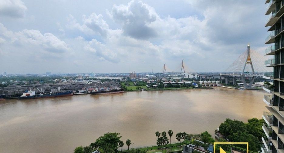 For rent 2 bedrooms condo in Yan Nawa, Bangkok