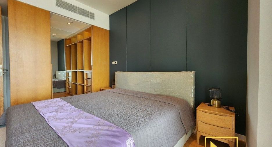 For rent 2 bedrooms condo in Yan Nawa, Bangkok
