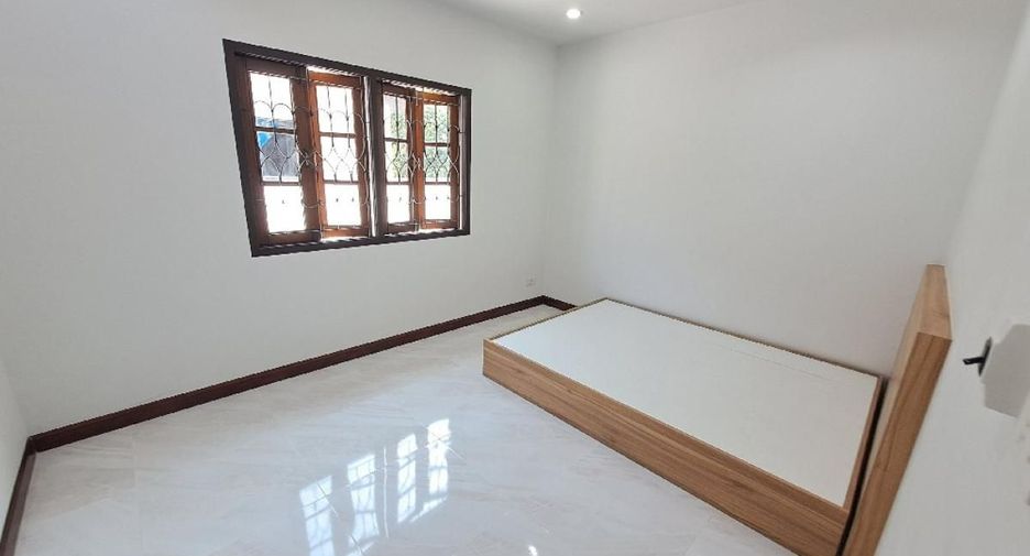 For rent そして for sale 4 Beds house in Taling Chan, Bangkok