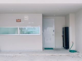 Аренда 3 спальни таунхаус в Суан Луанг, Бангкок