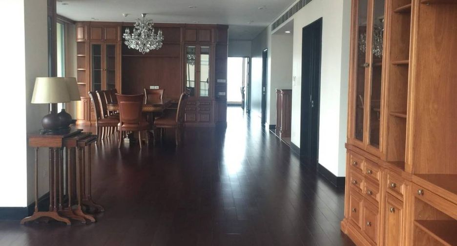 À louer 3 chambres condo à Pathum Wan, Bangkok