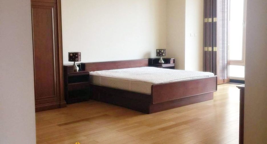 À louer 3 chambres condo à Pathum Wan, Bangkok