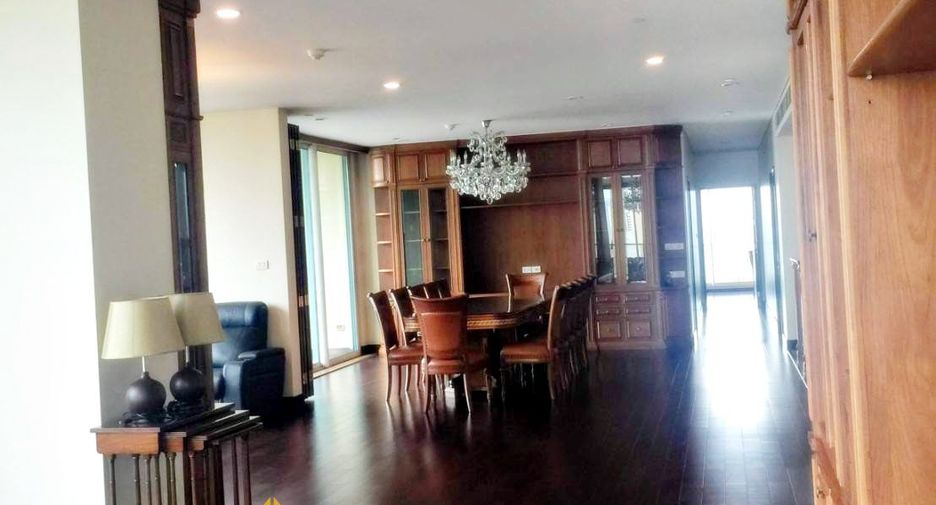 À louer 3 chambres condo à Pathum Wan, Bangkok