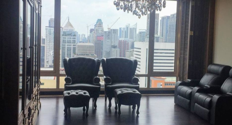 À louer 3 chambres condo à Pathum Wan, Bangkok