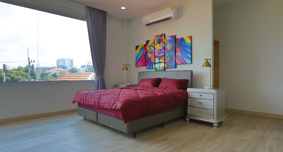 For rent 8 bedrooms house in South Pattaya, Pattaya