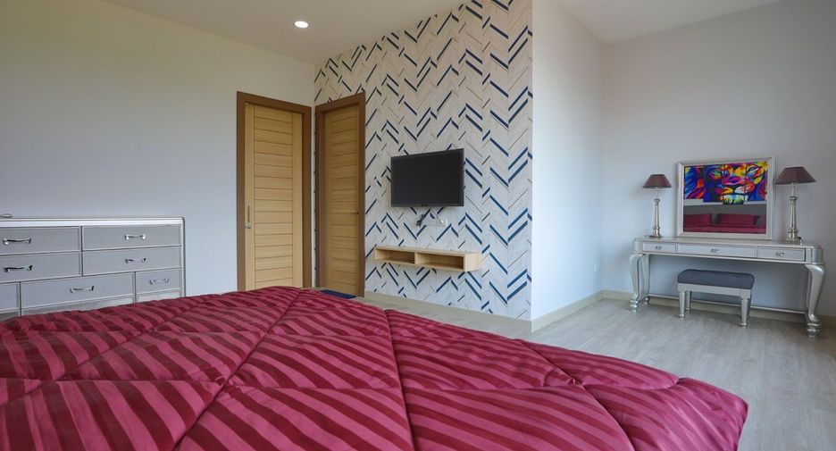 For rent 8 bedrooms house in South Pattaya, Pattaya