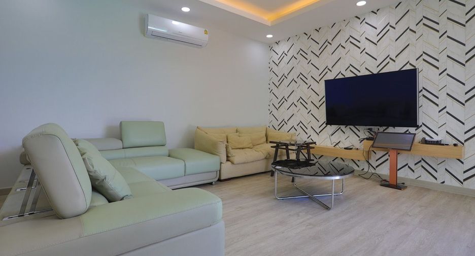 For rent 8 bedrooms house in South Pattaya, Pattaya