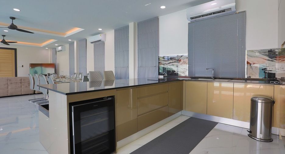 For rent 8 bedrooms house in South Pattaya, Pattaya