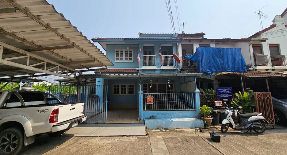For sale 3 bedrooms townhouse in Don Mueang, Bangkok