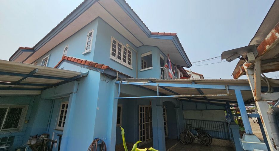 For sale 3 bedrooms townhouse in Don Mueang, Bangkok