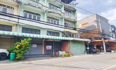 Gewerbefläche zum Kauf mit 6 Zimmer in Bang Bon, Bangkok