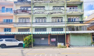 Gewerbefläche zum Kauf mit 6 Zimmer in Bang Bon, Bangkok