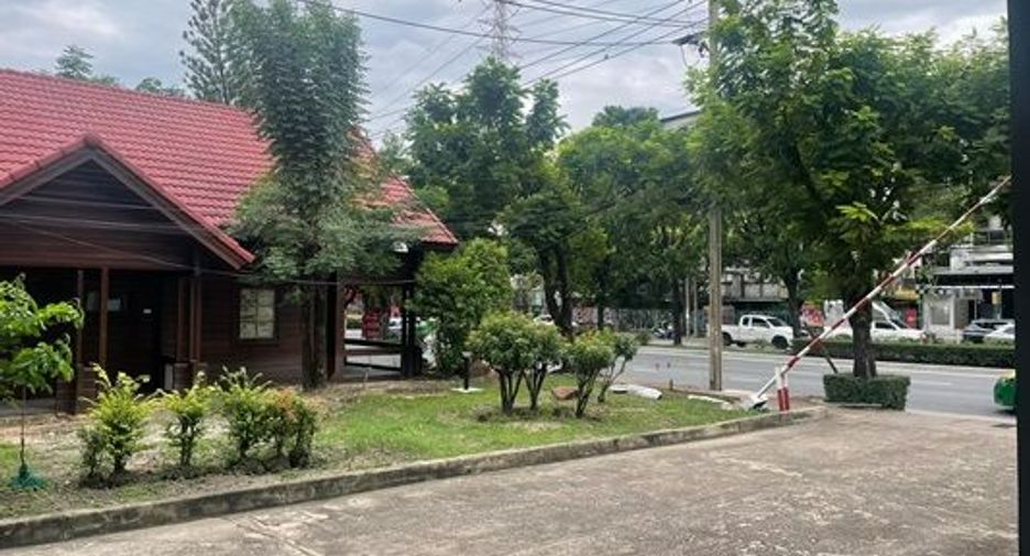 For rent 1 bed office in Suan Luang, Bangkok