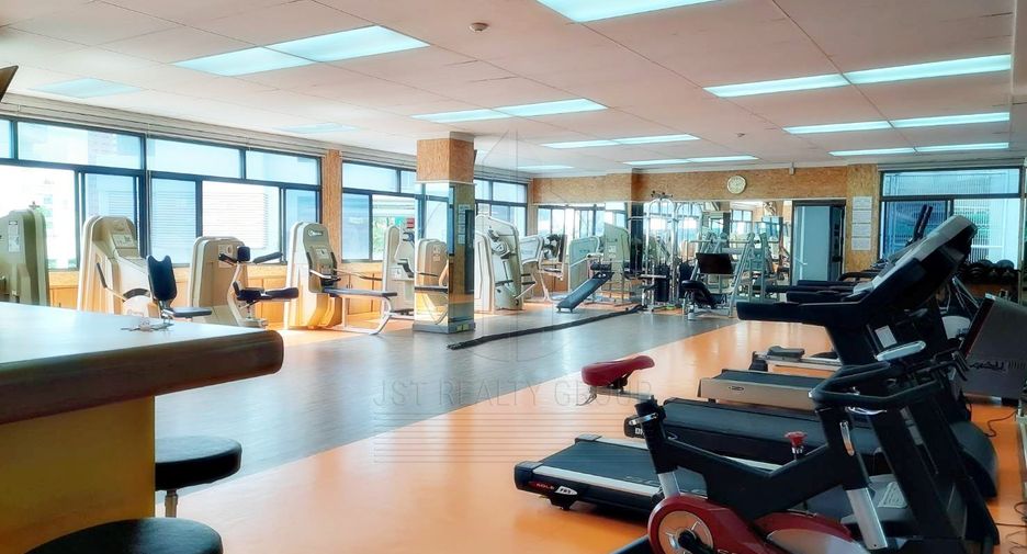 For rent 3 bedrooms condo in Watthana, Bangkok