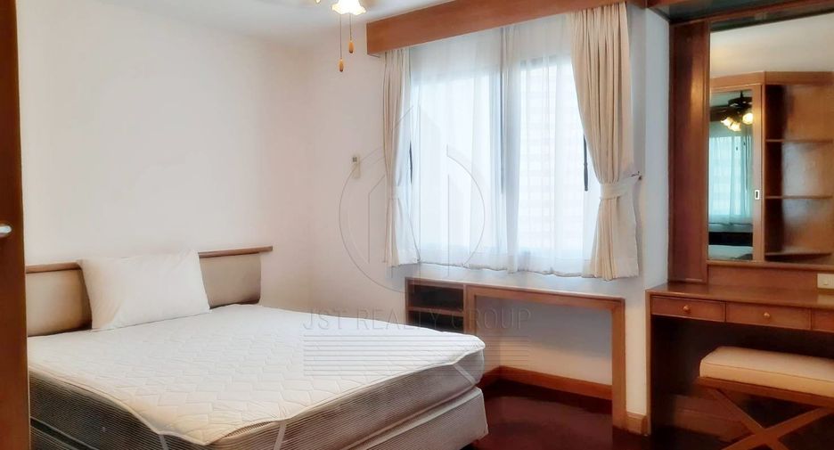 For rent 3 bedrooms condo in Watthana, Bangkok