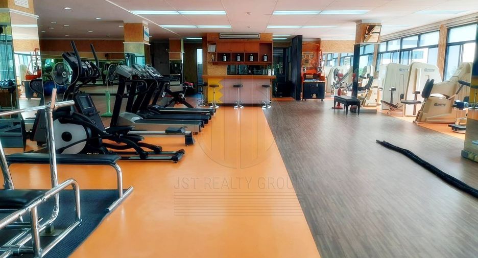 For rent 3 bedrooms condo in Watthana, Bangkok