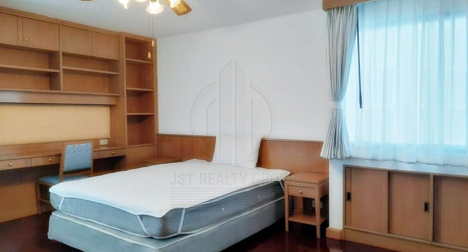 For rent 3 bedrooms condo in Watthana, Bangkok