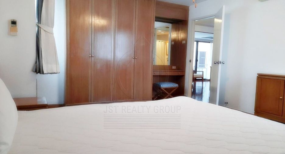 For rent 3 bedrooms condo in Watthana, Bangkok
