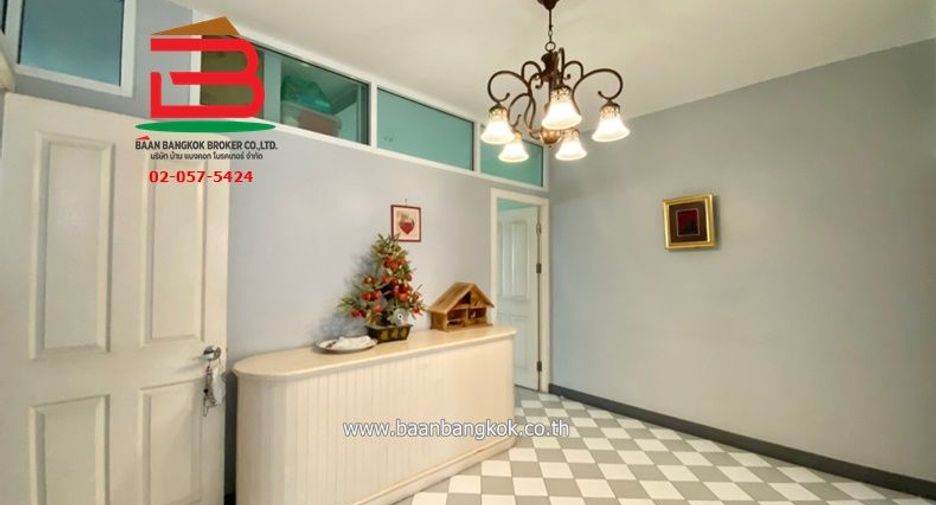 For sale 5 bedrooms house in Sathon, Bangkok