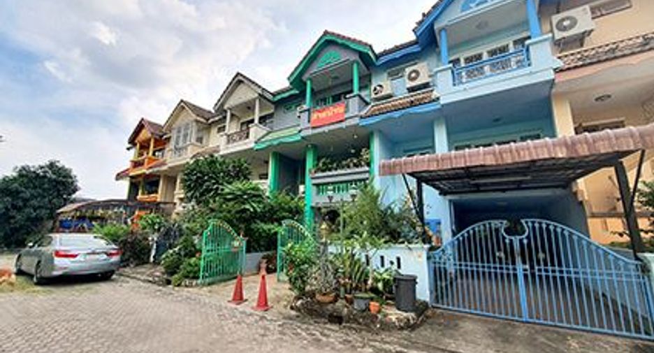 For sale 4 bed townhouse in Pak Kret, Nonthaburi