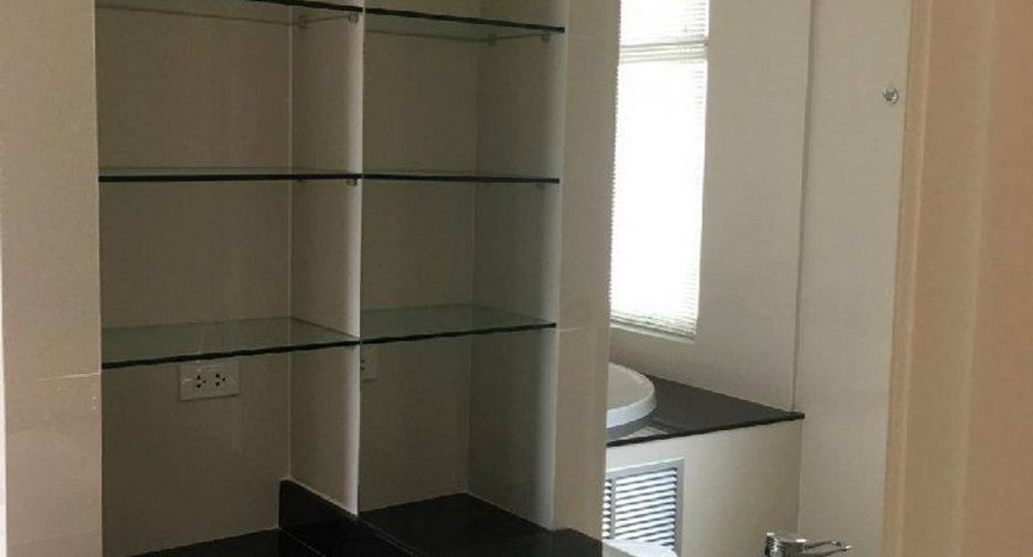For rent 2 bedrooms condo in Pathum Wan, Bangkok