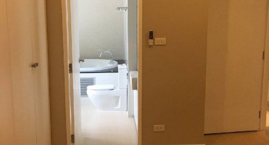 For rent 2 bedrooms condo in Pathum Wan, Bangkok