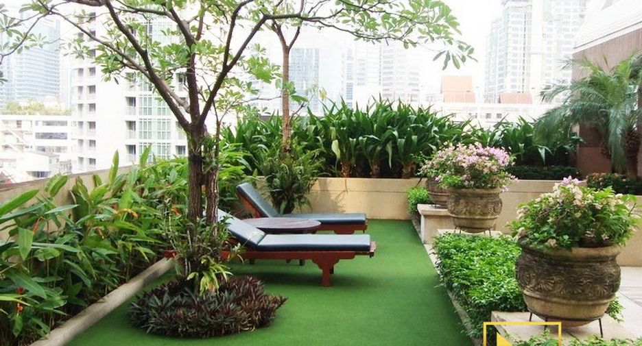 For rent 2 bedrooms condo in Pathum Wan, Bangkok