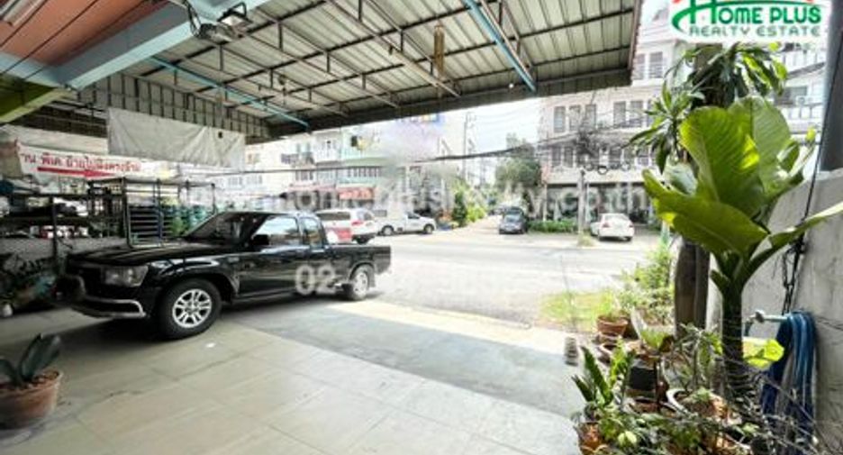 For sale 5 bed retail Space in Mueang Nonthaburi, Nonthaburi