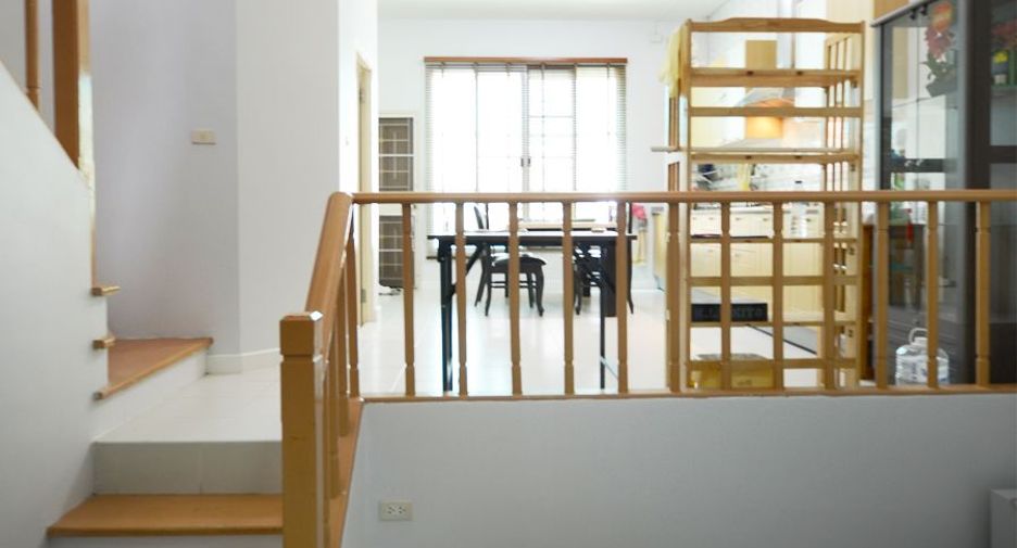 For sale 3 bedrooms townhouse in Lat Phrao, Bangkok