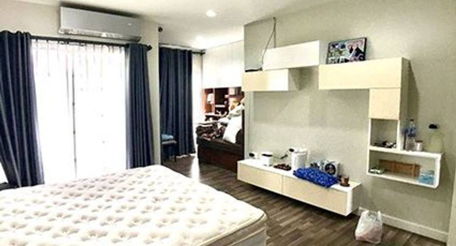 For sale 3 bedrooms townhouse in Pak Kret, Nonthaburi