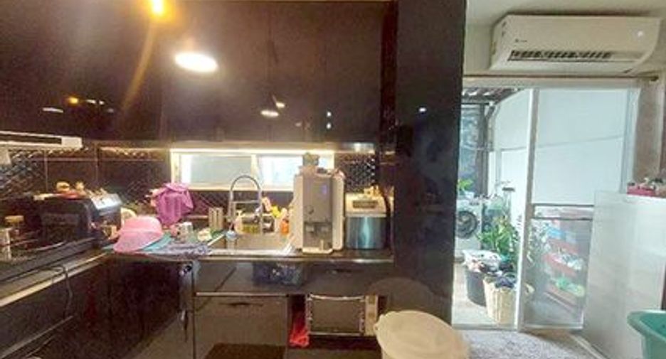 For sale 3 bedrooms townhouse in Pak Kret, Nonthaburi