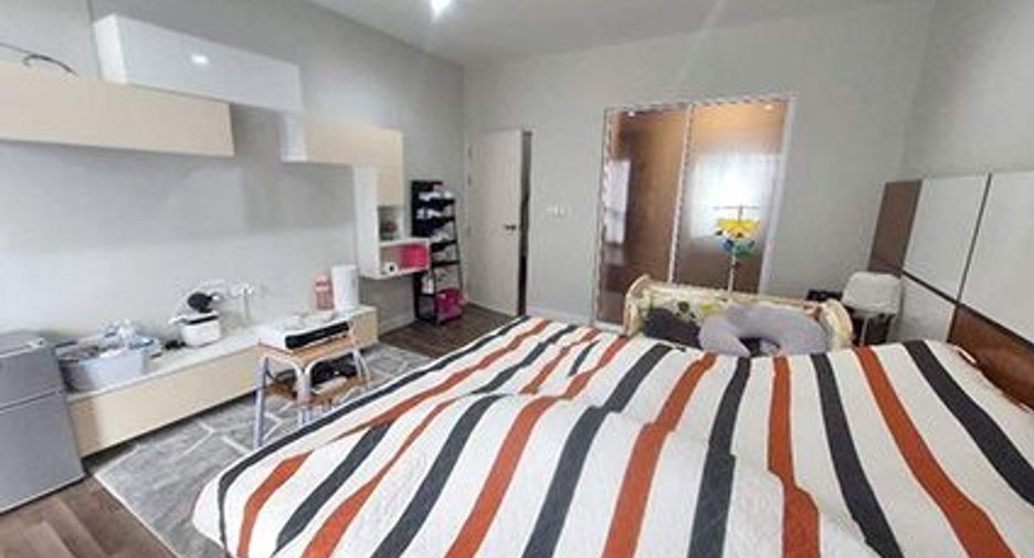 For sale 3 bedrooms townhouse in Pak Kret, Nonthaburi