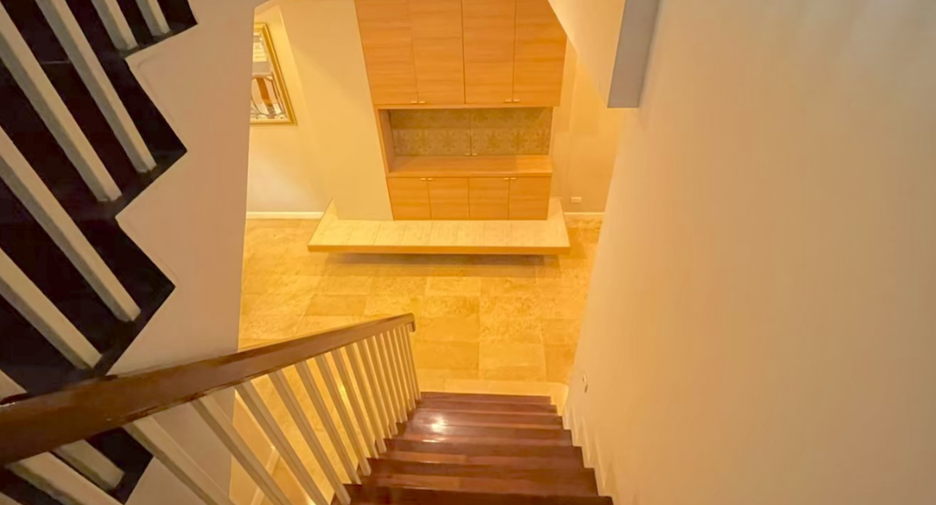 Casa adosada en venta y en alquiler de 3 habitaciones en Pak Kret, Nonthaburi