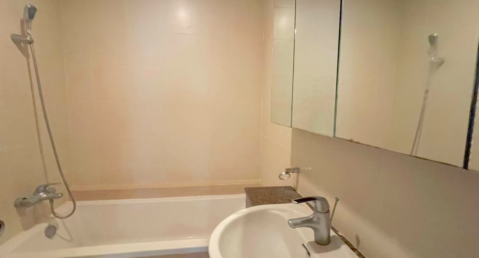 Casa adosada en venta y en alquiler de 3 habitaciones en Pak Kret, Nonthaburi