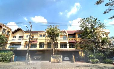 À vendre et à louer 3 chambres maison de ville à Pak Kret, Nonthaburi