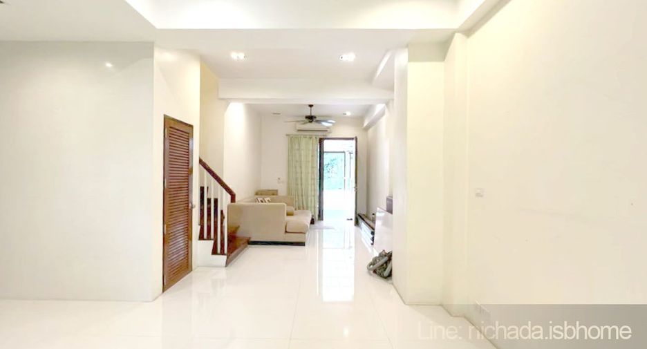 For sale 4 Beds townhouse in Pak Kret, Nonthaburi