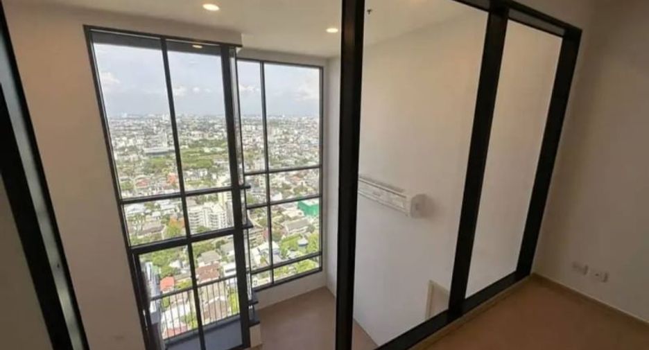 For sale 2 bedrooms condo in Watthana, Bangkok