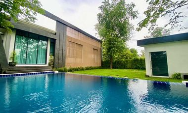 For sale 4 bedrooms villa in San Kamphaeng, Chiang Mai