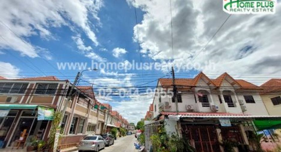 For sale 3 bedrooms townhouse in Nong Khaem, Bangkok