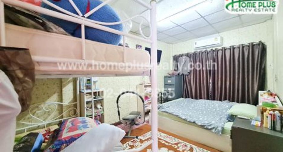 For sale 3 bedrooms townhouse in Nong Khaem, Bangkok