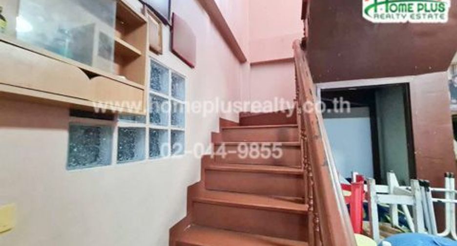 For sale 3 bedrooms townhouse in Nong Khaem, Bangkok