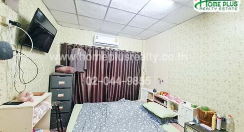 For sale 3 bedrooms townhouse in Nong Khaem, Bangkok